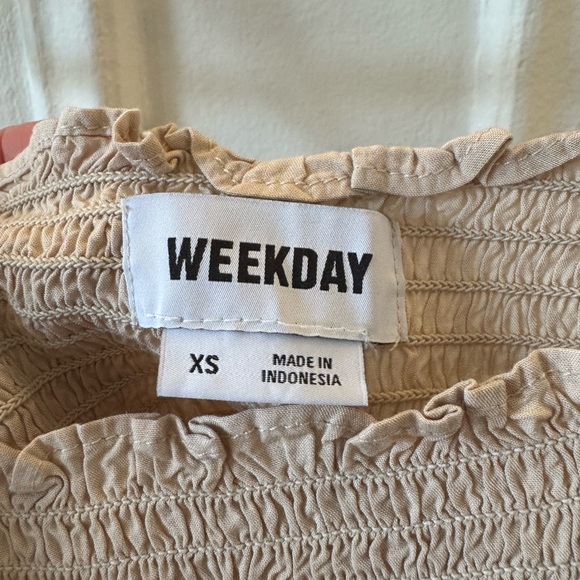 Weekday Tan Cream Ruffled Crop Tank Top - Picture 2 of 4